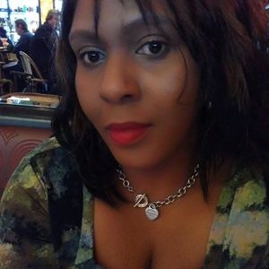 Meet your Posher, Toni